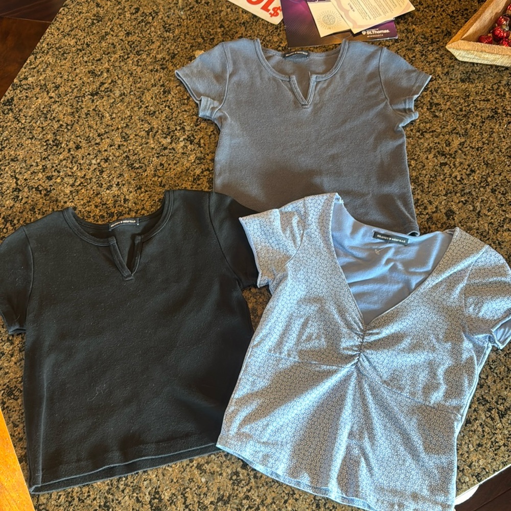 Brandy Melville short sleeve tops black gray floral blue crop LOT of 3